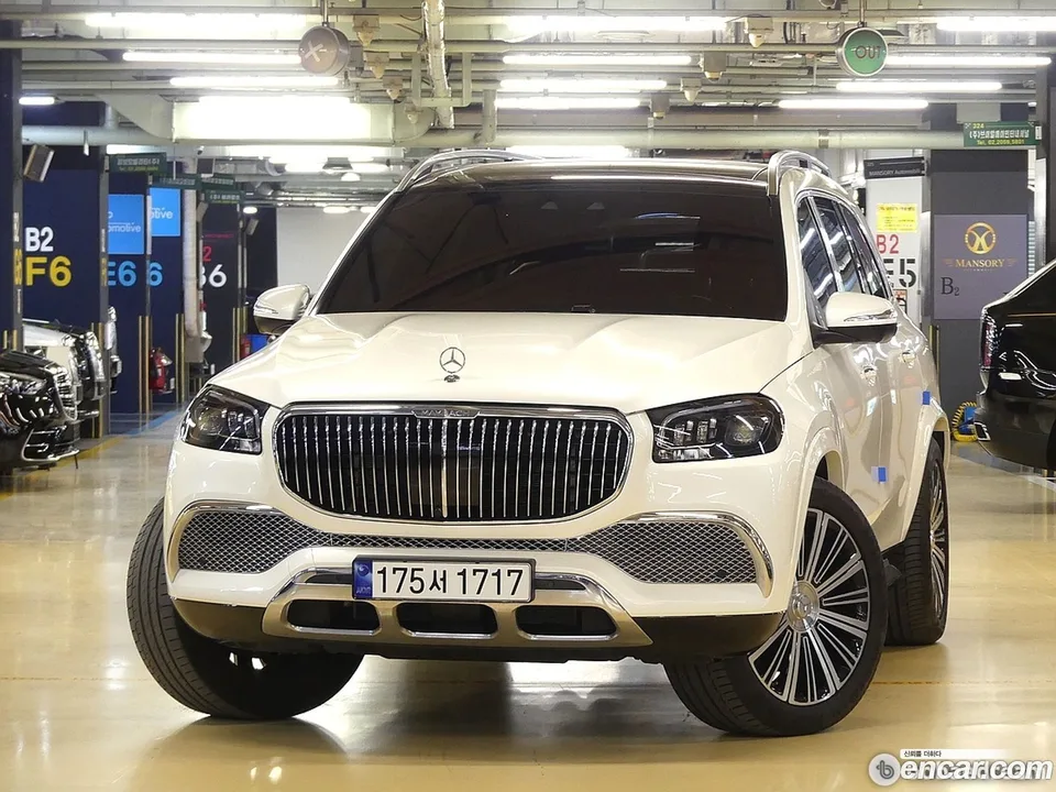 Mercedes-Benz GLS-Class GLS600 4MATIC 2023 — миниатюра 3
