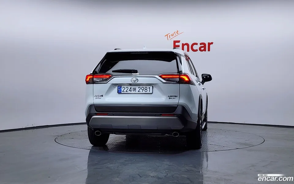 Toyota RAV4 2.5 4WD LTD 2025 — миниатюра 4