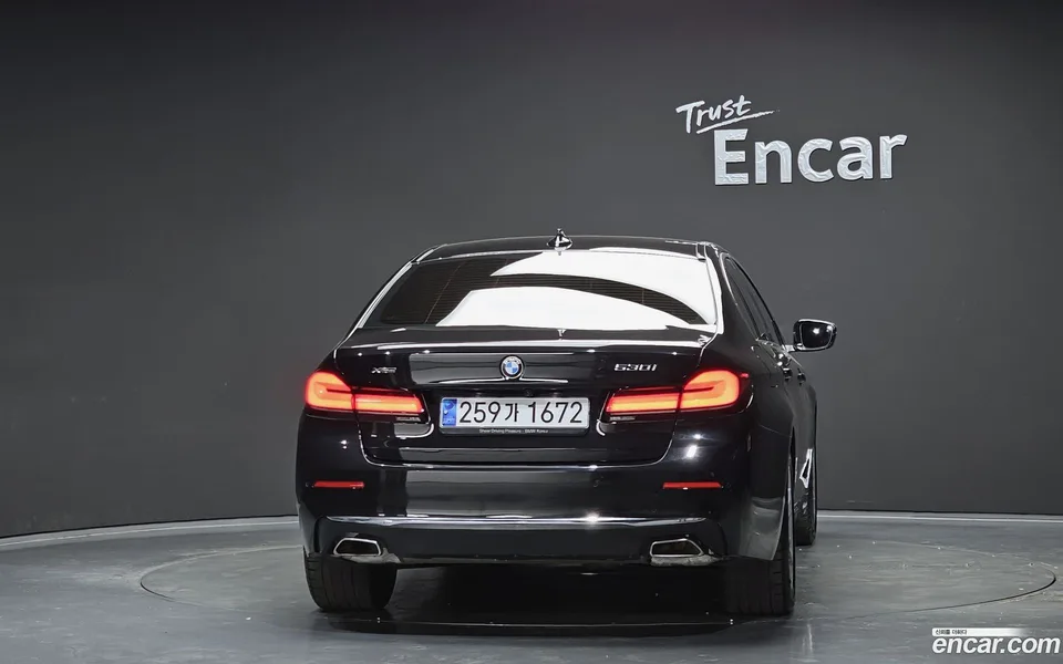 BMW 5 Series 530i xDrive 2023 — миниатюра 4
