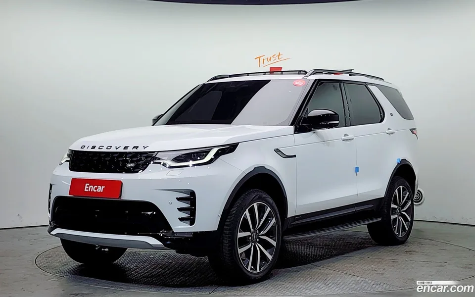 Land Rover Discovery P360 R- SE 2022 — фото 1, купить с доставкой в Москву