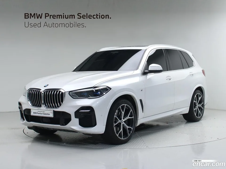 BMW X5 xDrive 30d M 2023 — фото 1, купить с доставкой в Москву
