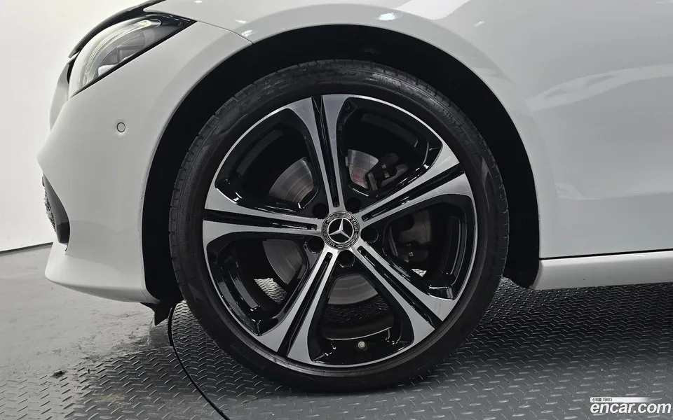 Mercedes-Benz C-Class C300 4MATIC 2023 — миниатюра 2