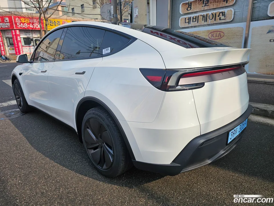 Tesla Model Y RWD 2026 — миниатюра 4