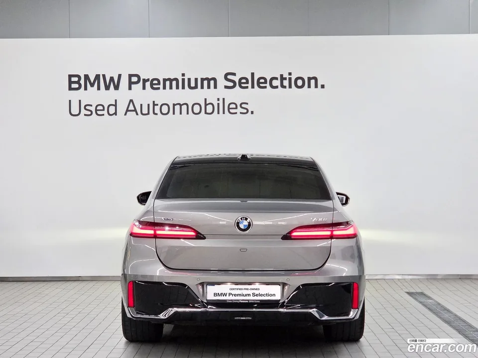 BMW 7 Series 740i xDrive M 2024 — миниатюра 4