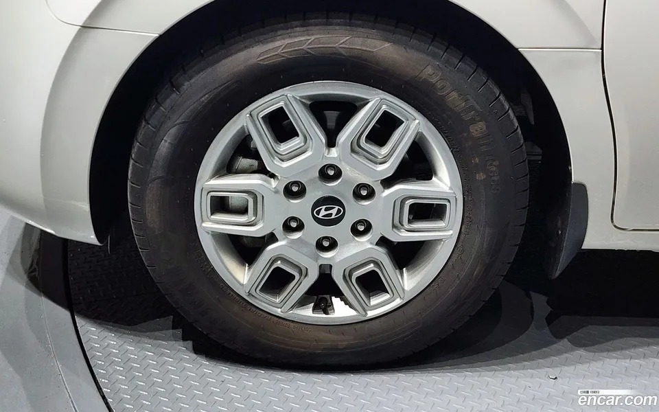Hyundai Staria 3 2024 — миниатюра 5