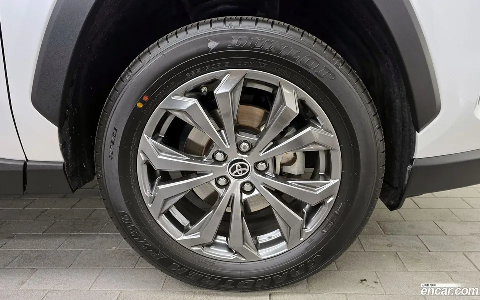 Toyota RAV4 2.5 4WD LTD 2024 — миниатюра 5
