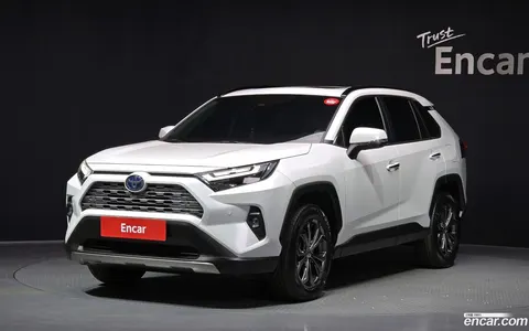Toyota RAV4 2024 buy in Moscow