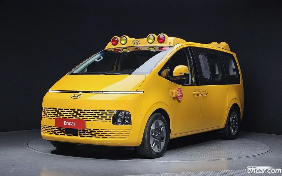 Hyundai Staria L3.5 2023 — фото 1, купить с доставкой в Москву