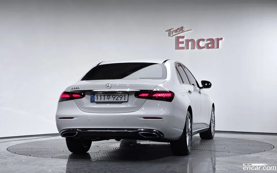 Mercedes-Benz E-Class E250 2022 — миниатюра 4