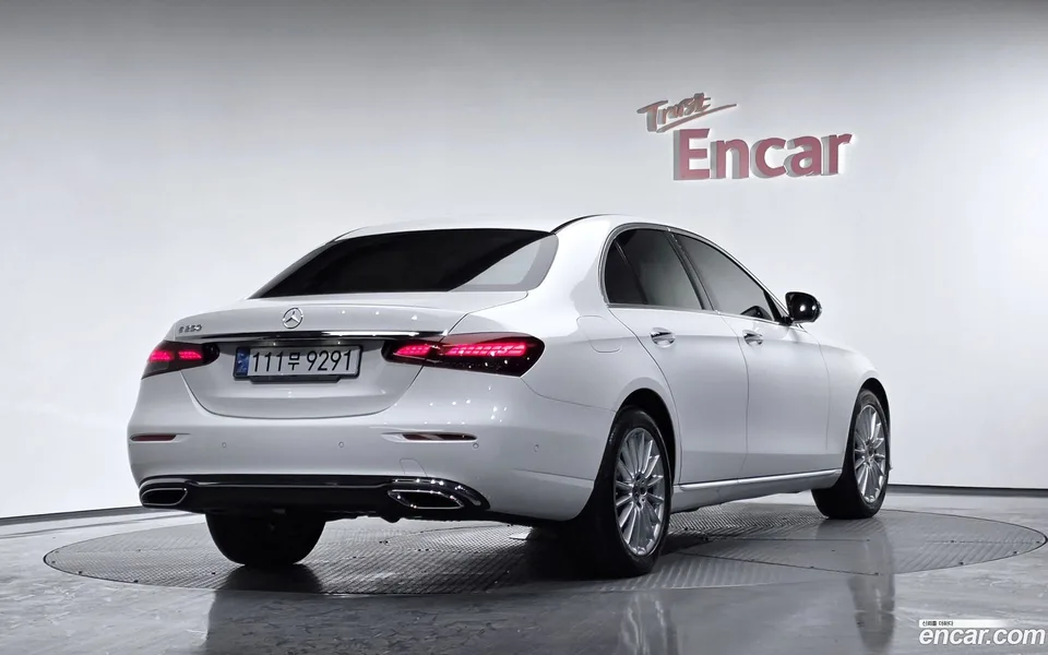 Mercedes-Benz E-Class E250 2022 — фото 1, купить с доставкой в Москву