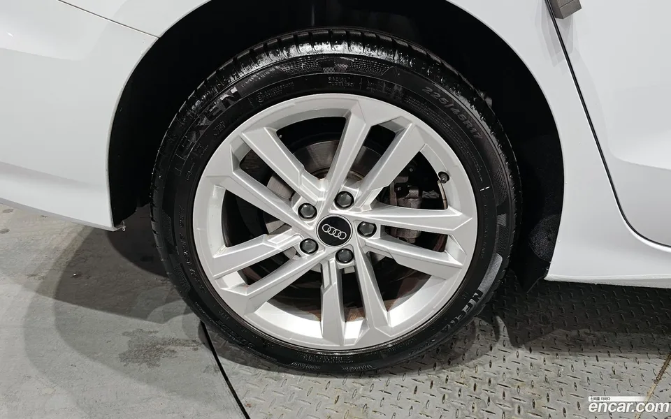 Audi A3 (8Y) 40 TFSI 2024 — миниатюра 2