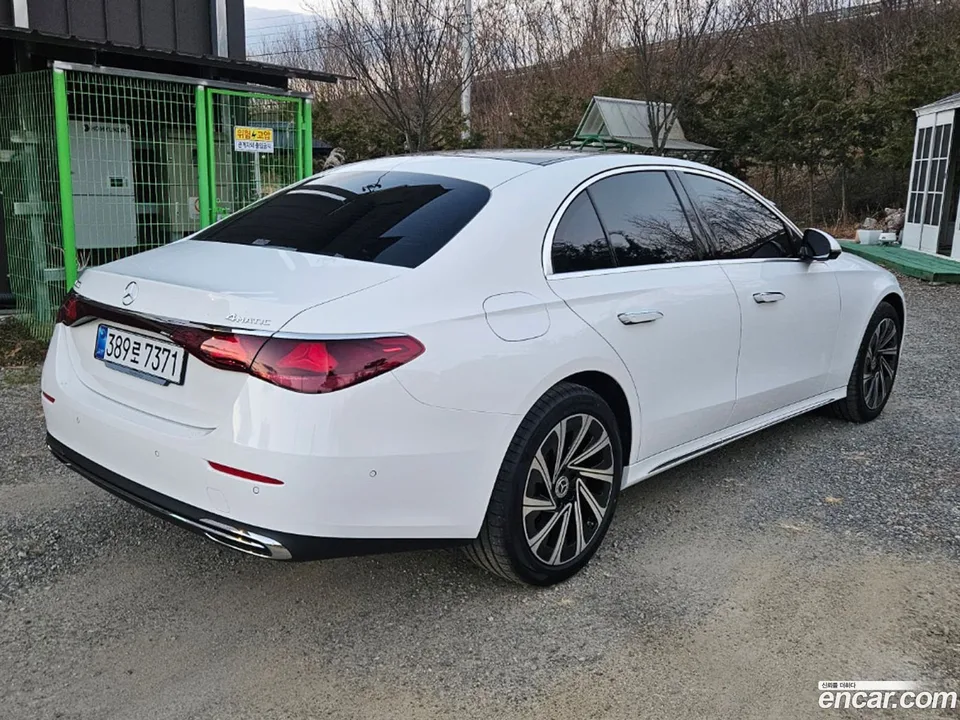 Mercedes-Benz E-Class E300 4MATIC 2025 — миниатюра 2