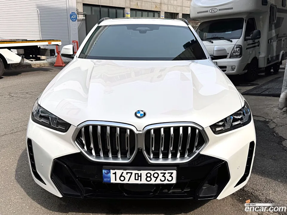 BMW X6 xDrive40i M 2025 — фото 1, купить с доставкой в Москву
