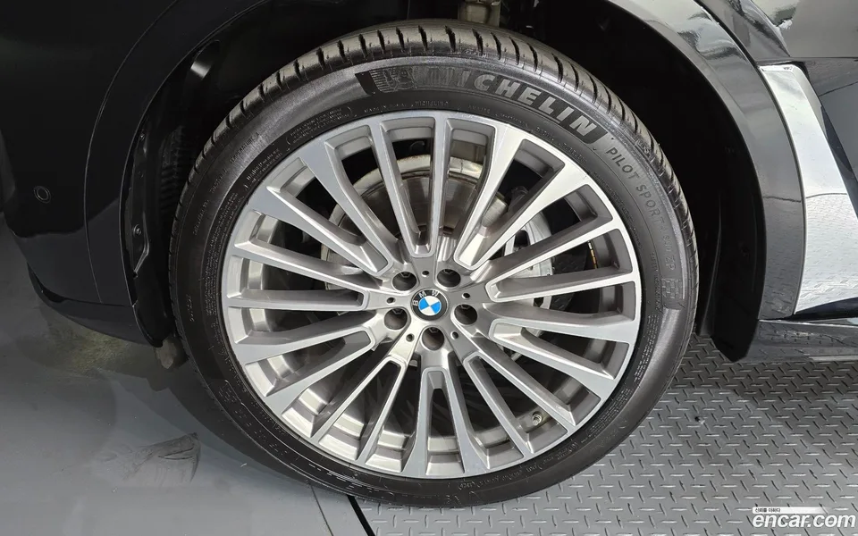 BMW X7 xDrive 40i 6 2025 — миниатюра 2