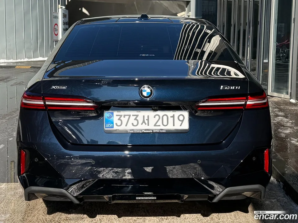 BMW 5 Series 530i xDrive M 2025 — миниатюра 2