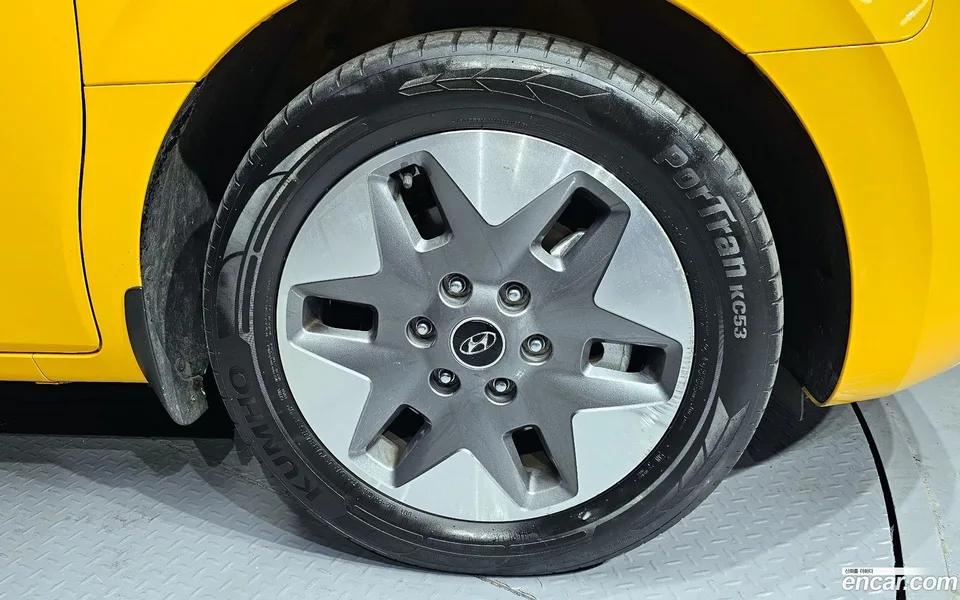 Hyundai Staria L3.5 2023 — миниатюра 2