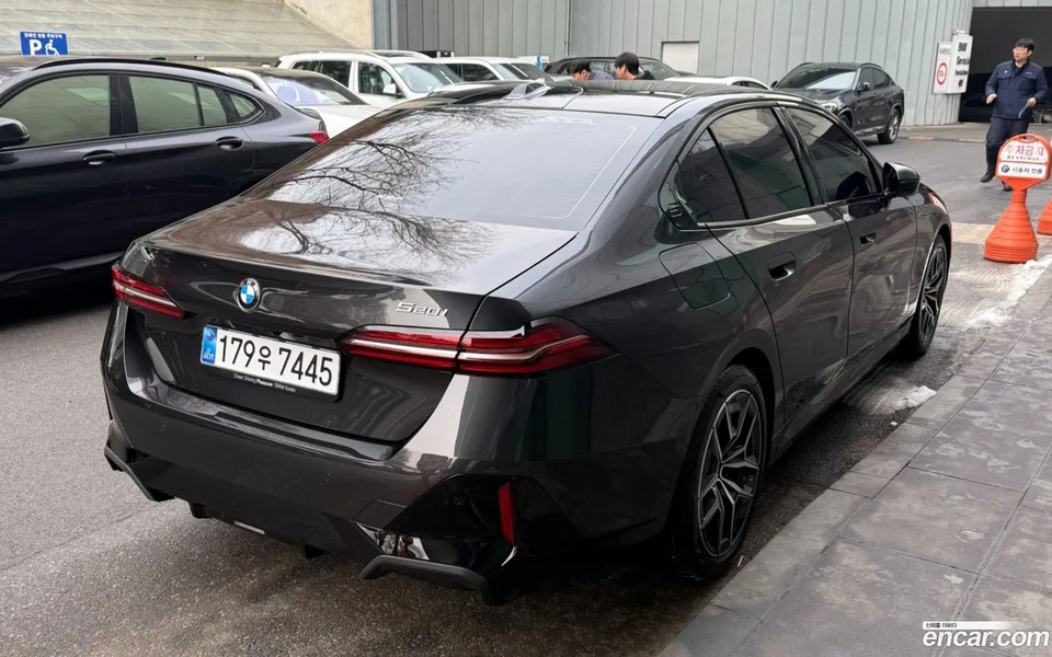 BMW 5 Series 520i M 2026 — миниатюра 5