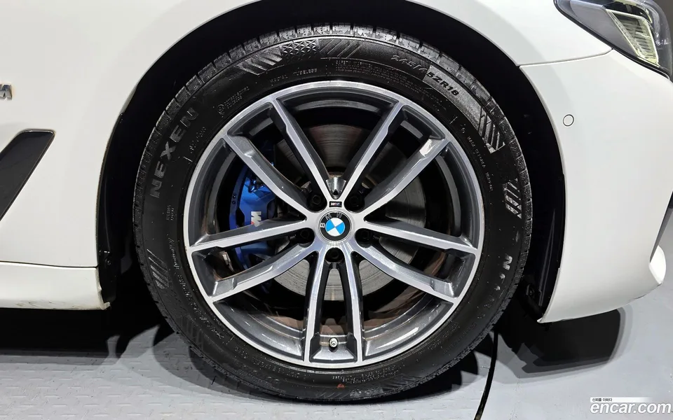 BMW 5 Series 520i M 2022 — миниатюра 5