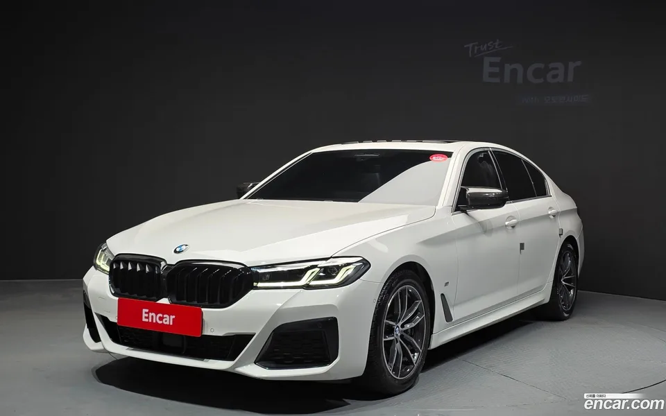 BMW 5 Series 520i M 2022 — фото 1, купить с доставкой в Москву