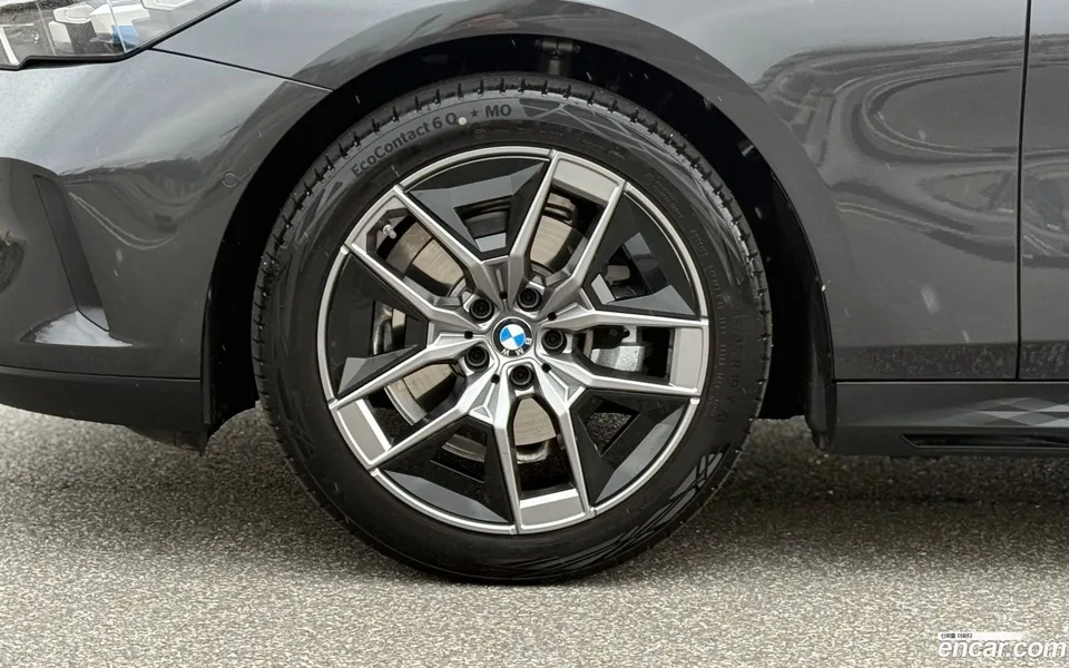 BMW 5 Series 520i 2025 — миниатюра 5
