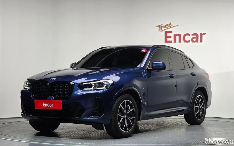 BMW X4 xDrive20i M 2022 — фото 1, купить с доставкой в Москву