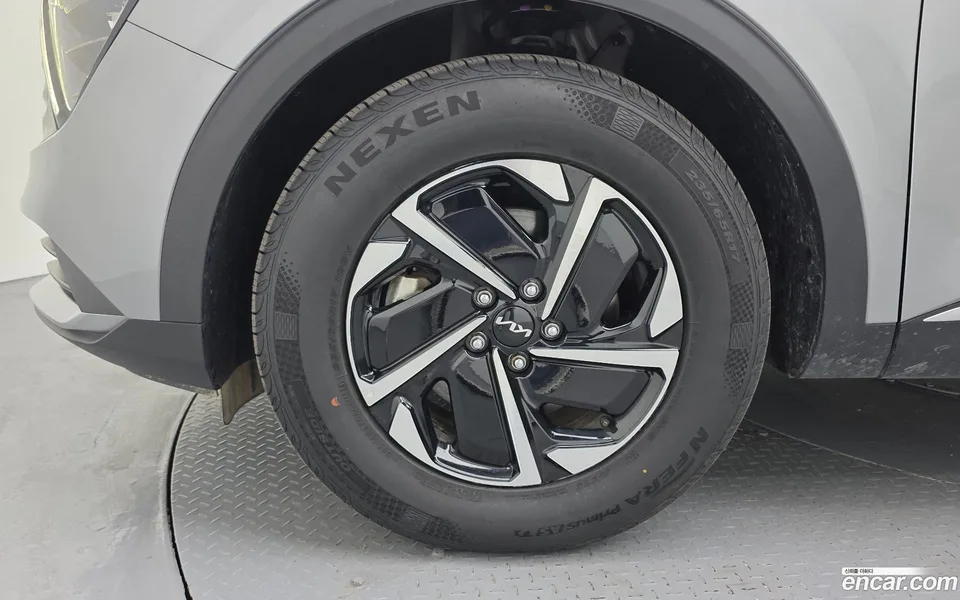 Kia Sportage Hybrid 4WD 2024 — миниатюра 2