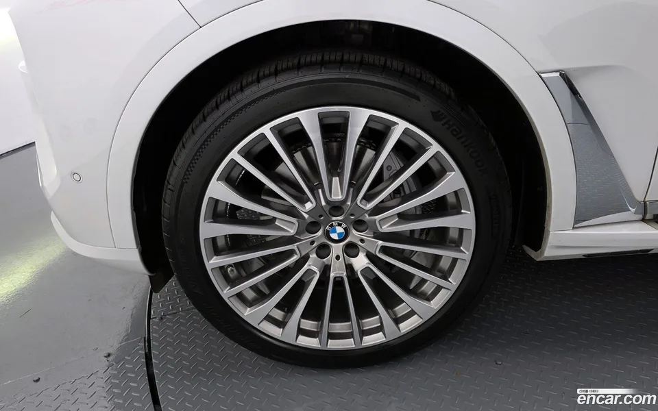 BMW X7 xDrive 40d 6 2023 — миниатюра 5