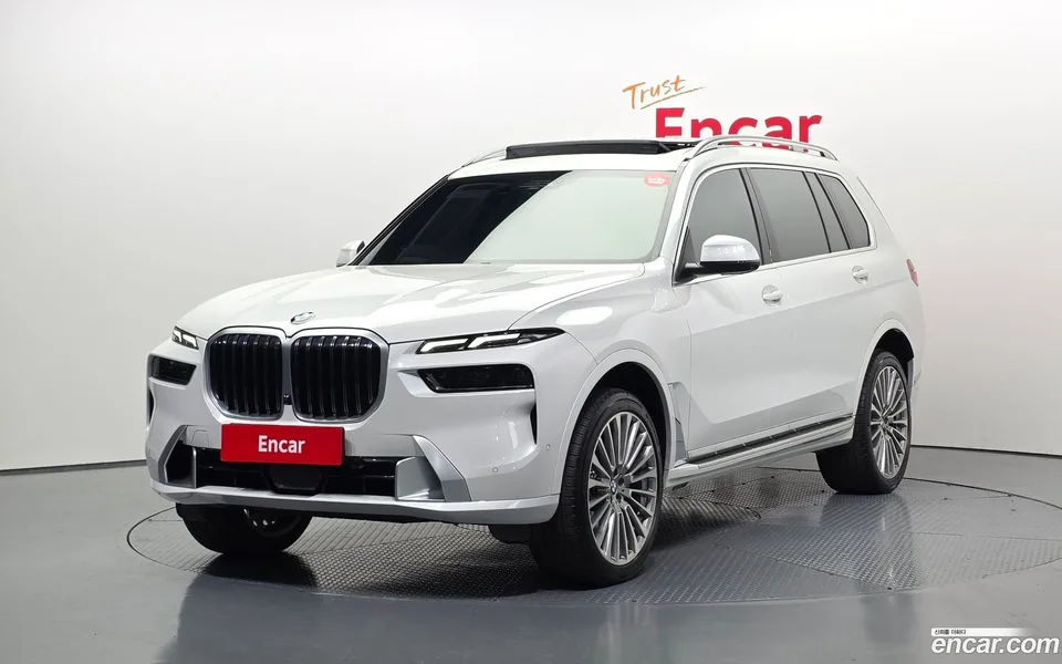 BMW X7 xDrive 40d 6 2023 — фото 1, купить с доставкой в Москву