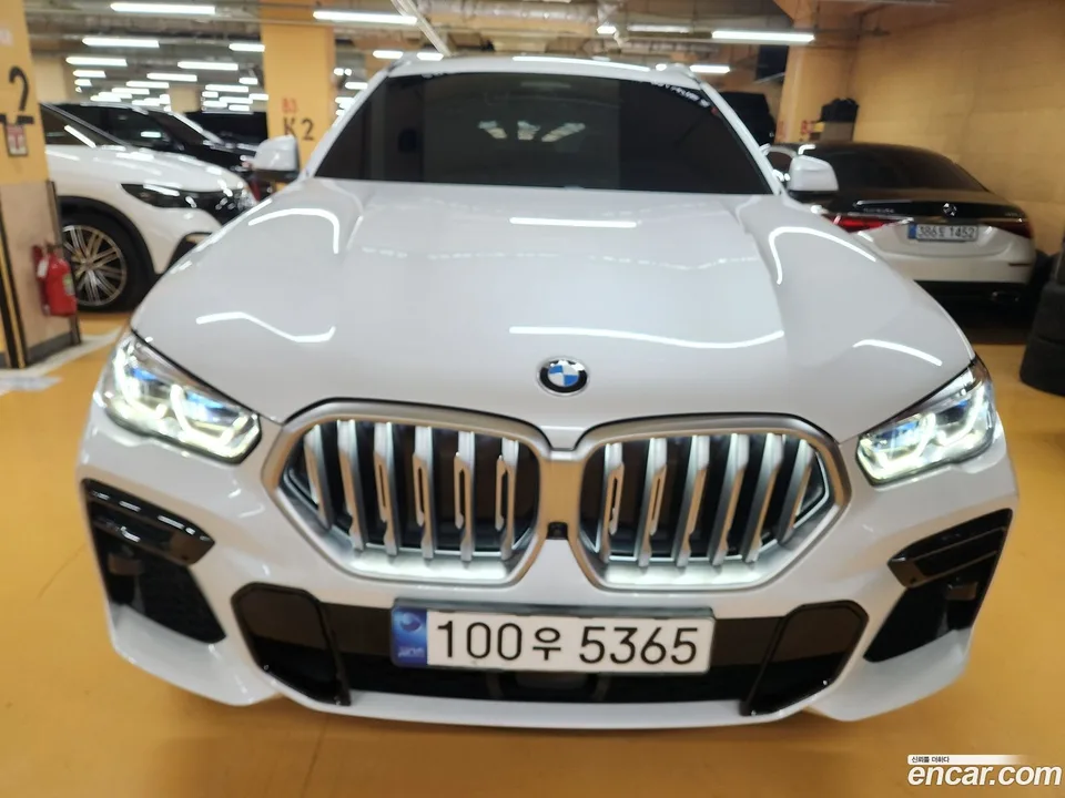 BMW X6 xDrive30d M 2022 — фото 1, купить с доставкой в Москву