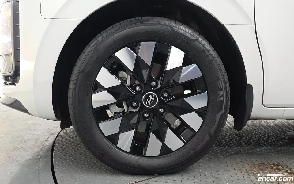 Hyundai Staria HEV 1.6 7 2024 — миниатюра 2