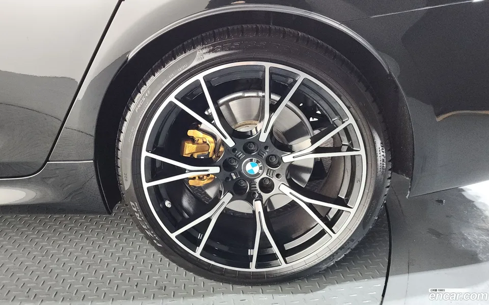 BMW 5 Series 530e M 2022 — миниатюра 2