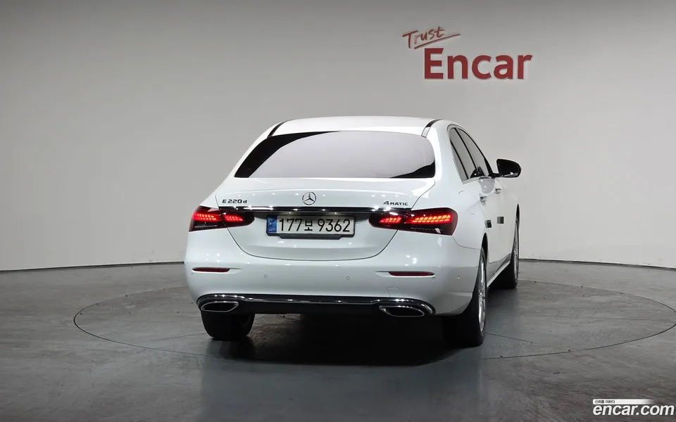 Mercedes-Benz E-Class E220d 4MATIC 2022 — миниатюра 4