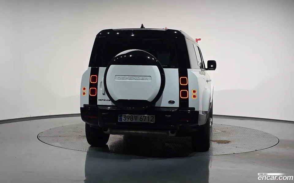 Land Rover Defender 130 P400 X- HSE 2023 — миниатюра 4