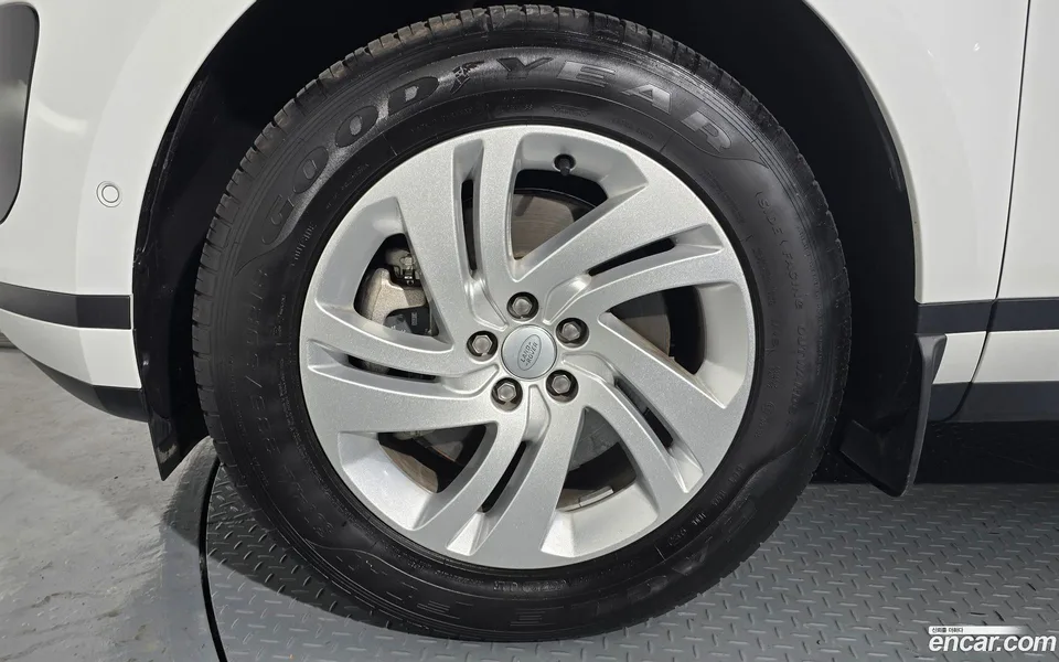 Land Rover Range Rover Evoque P250 S 2025 — миниатюра 2