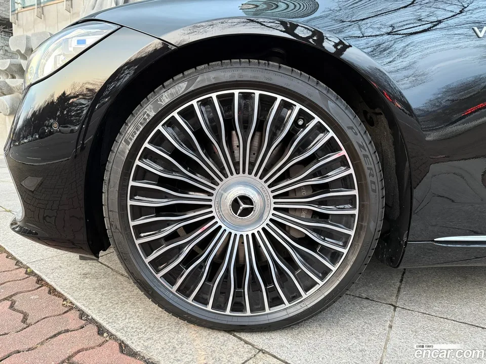 Mercedes-Benz S-Class S680 4MATIC 2025 — thumbnail 2