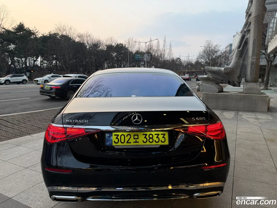 Mercedes-Benz S-Class S680 4MATIC 2025 — thumbnail 4
