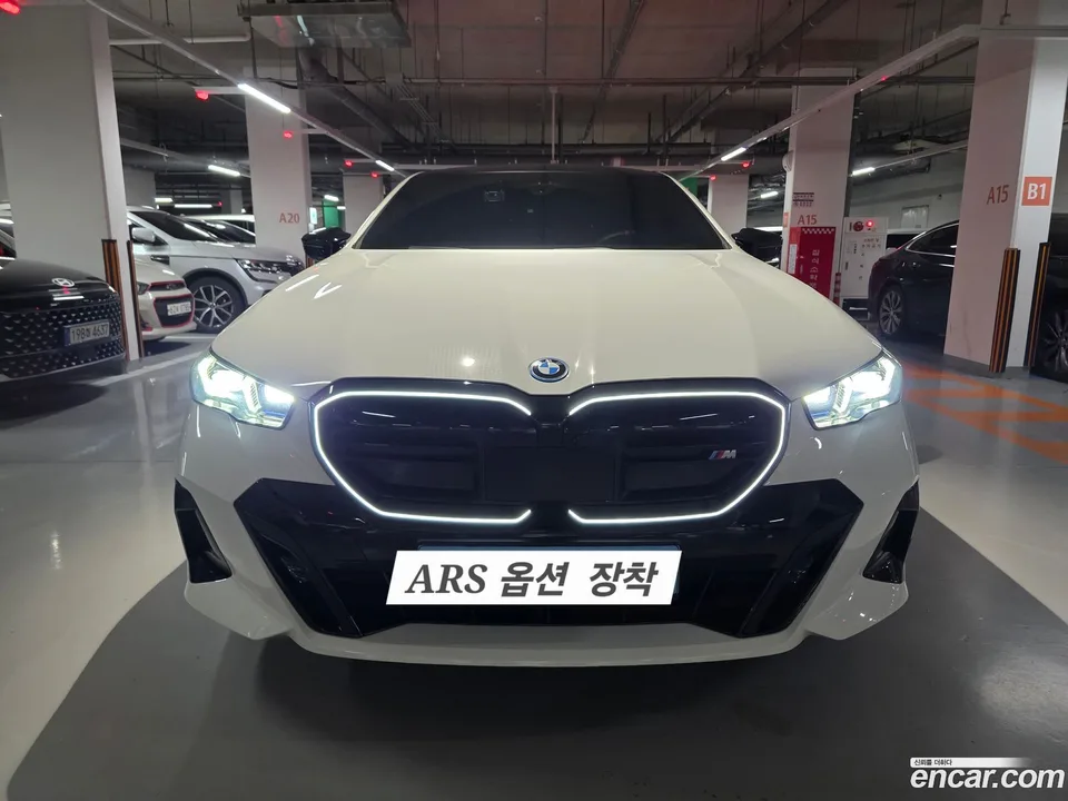 BMW i5 M60 xDrive 2024 — фото 1, купить с доставкой в Москву