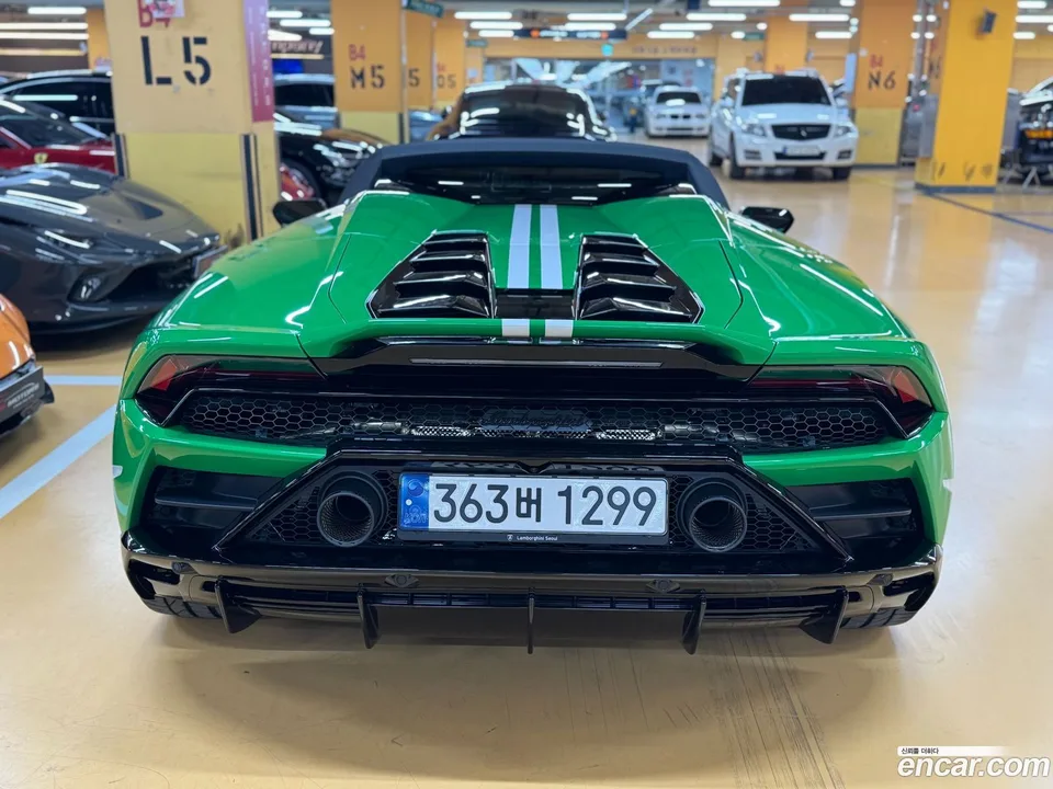 Lamborghini Huracan LP640-4 2023 — миниатюра 4