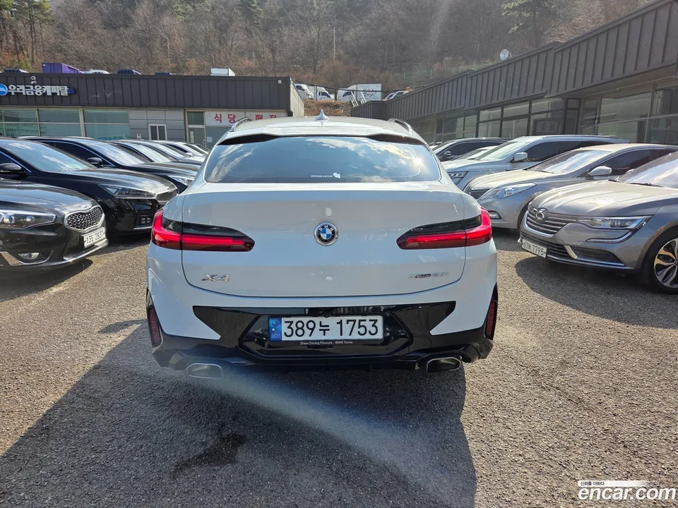 BMW X4 xDrive20i M 2023 — миниатюра 4