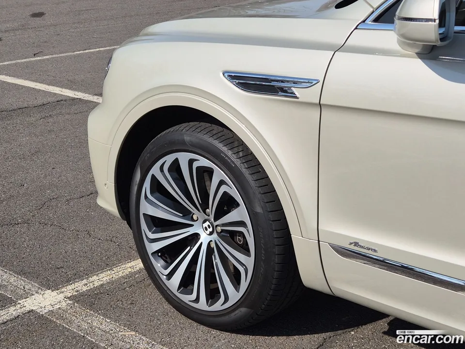 Bentley Bentayga 4.0 V8 2023 — миниатюра 2