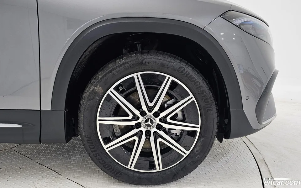 Mercedes-Benz EQB EQB300 4MATIC AMG 2025 — миниатюра 5