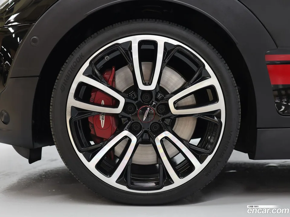 MINI Cooper S Clubman JCW 2022 — миниатюра 2