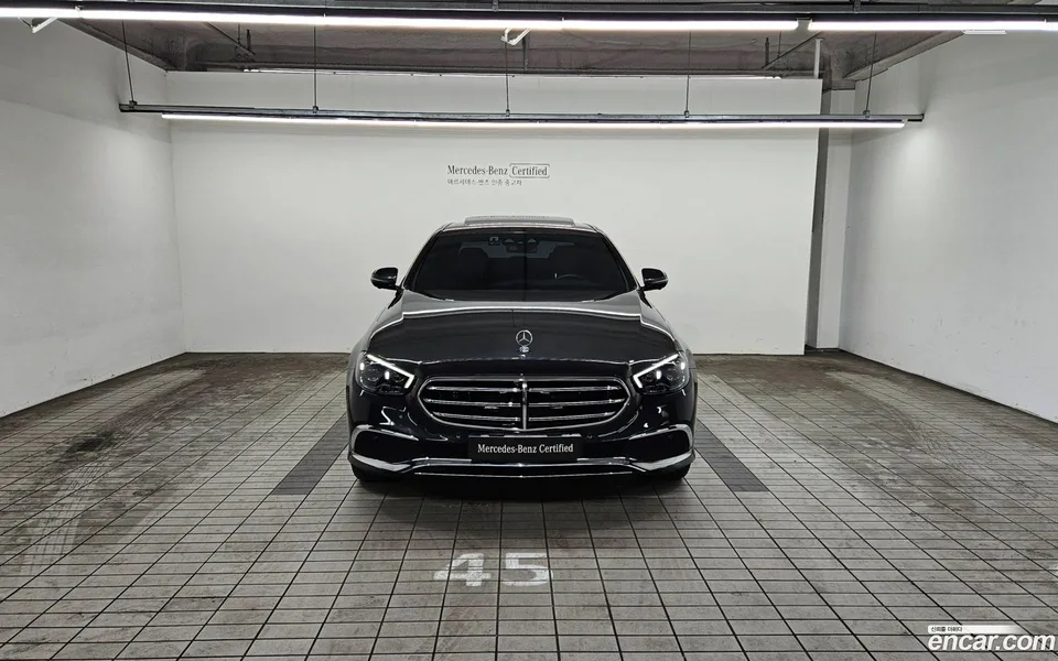 Mercedes-Benz E-Class E350 4MATIC 2023 — миниатюра 3