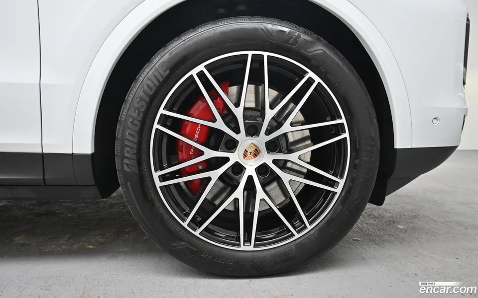 Porsche Cayenne 3.0 S E- 2025 — миниатюра 2