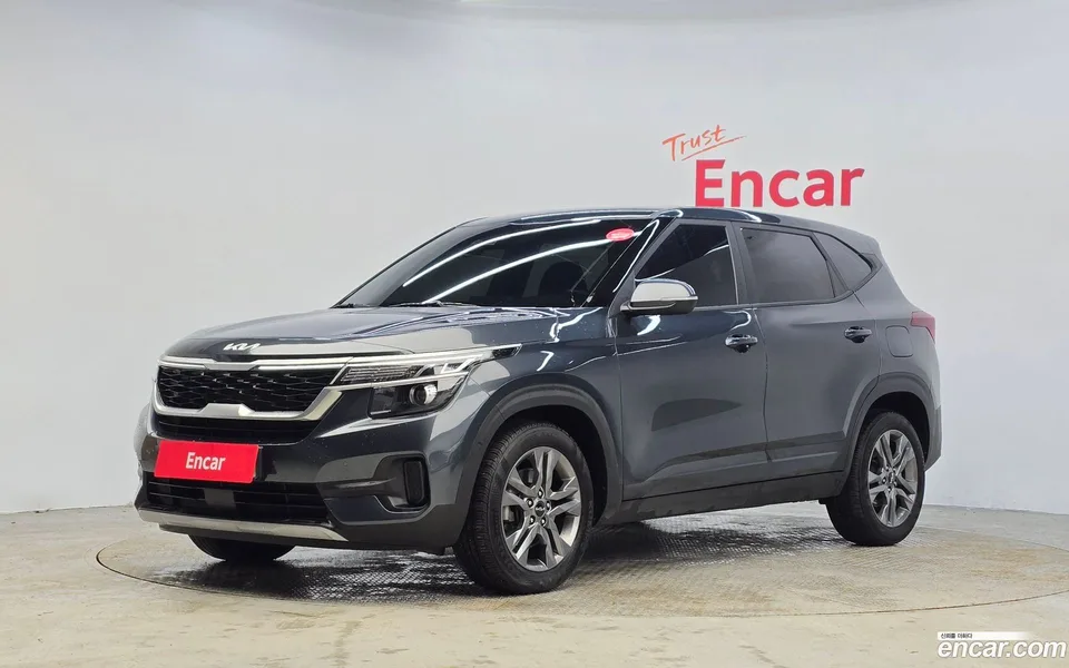 Kia Seltos 1.6 2WD 2022 — фото 1, купить с доставкой в Москву