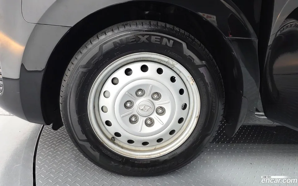 Hyundai Staria 5 2022 — миниатюра 2