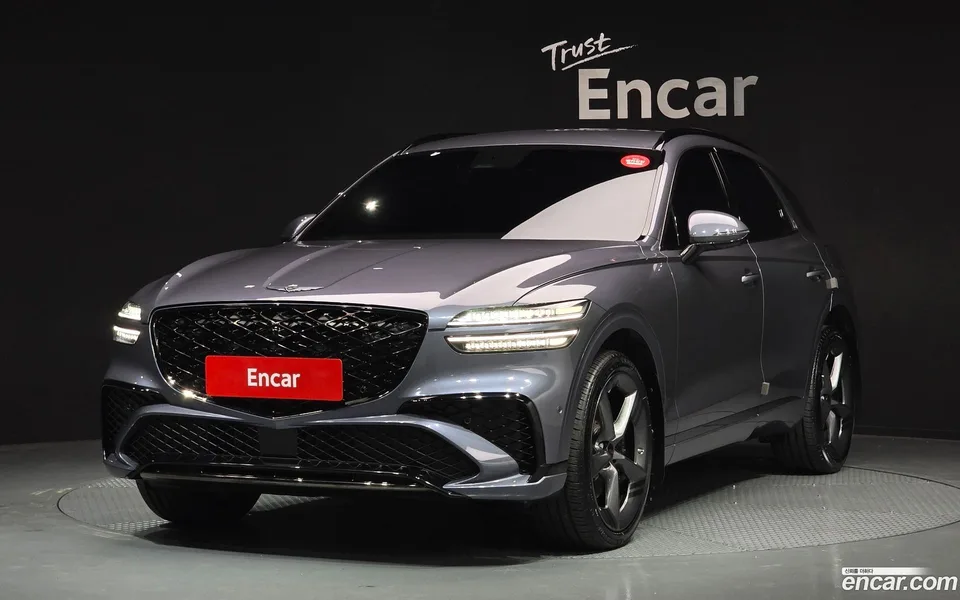 Genesis GV70 2.5T 2WD 2024 — фото 1, купить с доставкой в Москву