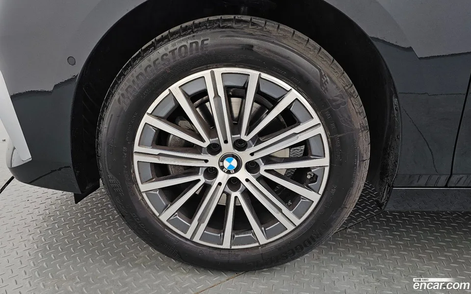 BMW 2 Series Active Tourer 220i 2023 — миниатюра 2