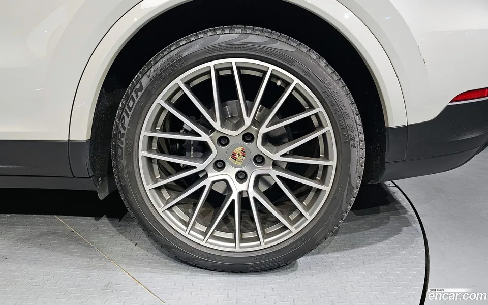 Porsche Cayenne 3.0 2022 — thumbnail 2