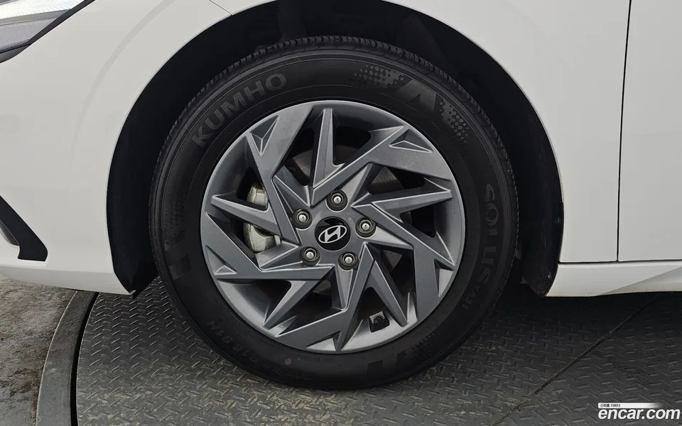 Hyundai Avante CN7 Hybrid 2024 — миниатюра 2